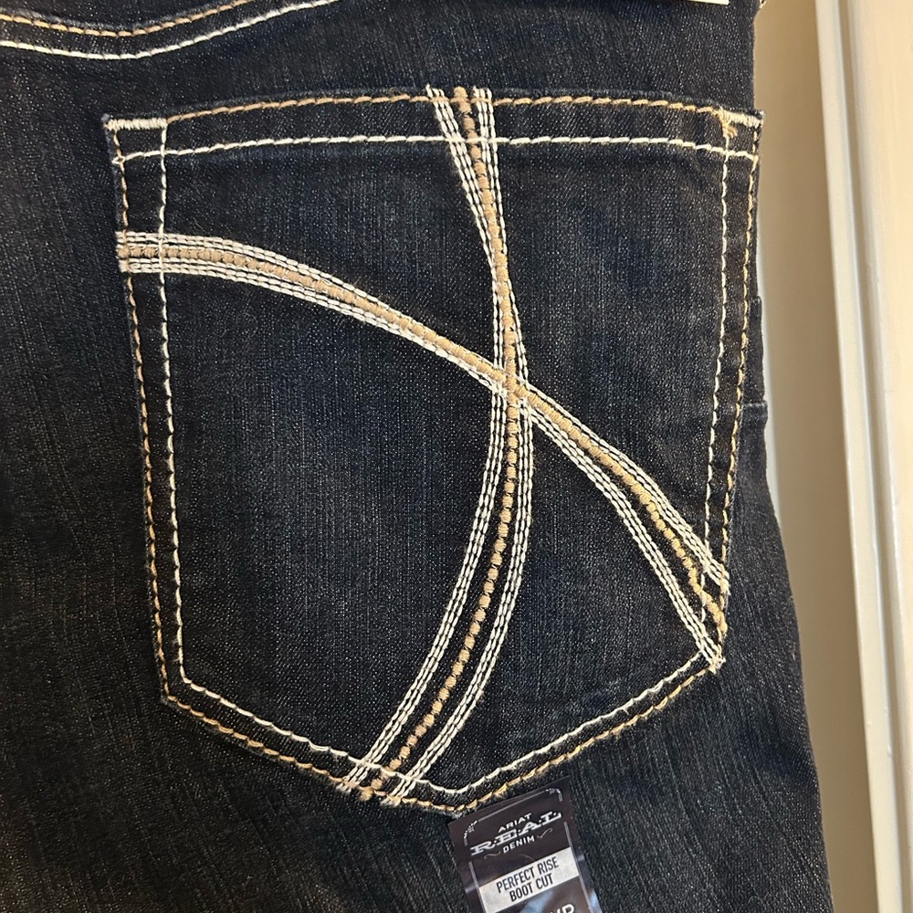 Ariat Jeans 18WR perfect rise and boot cut - Picture 5 of 6